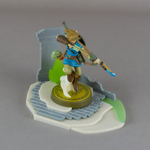 Display stand for The Legend of Zelda Breath of the Wild Link Amiibo | Rose Colored Gaming - 1